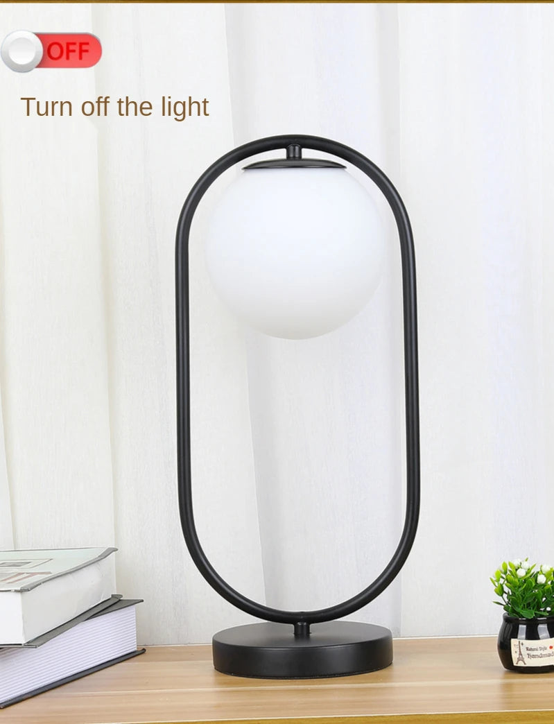 Đèn Bàn LED Bóng Thủy Tinh