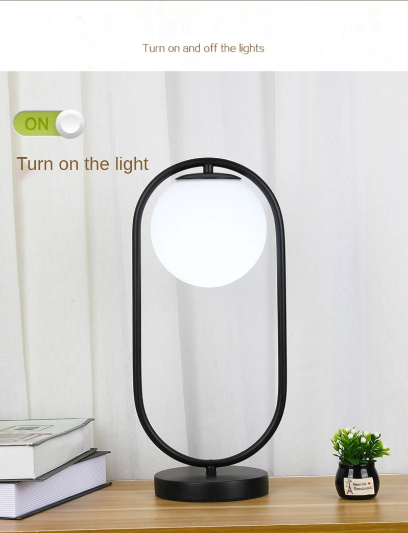 Đèn Bàn LED Bóng Thủy Tinh