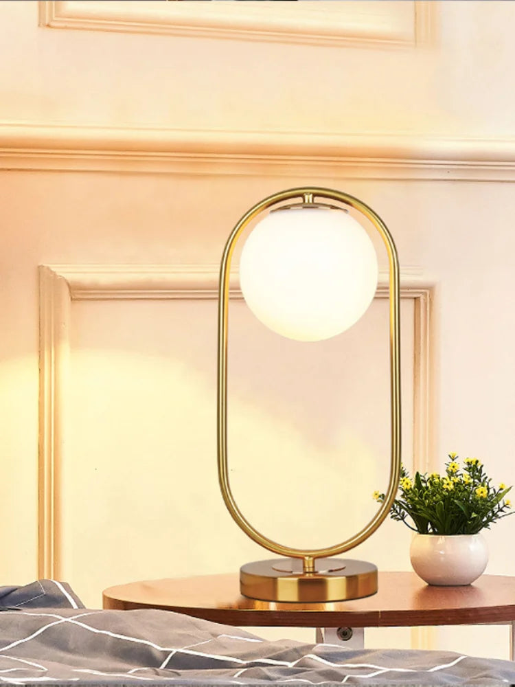 Đèn Bàn LED Bóng Thủy Tinh