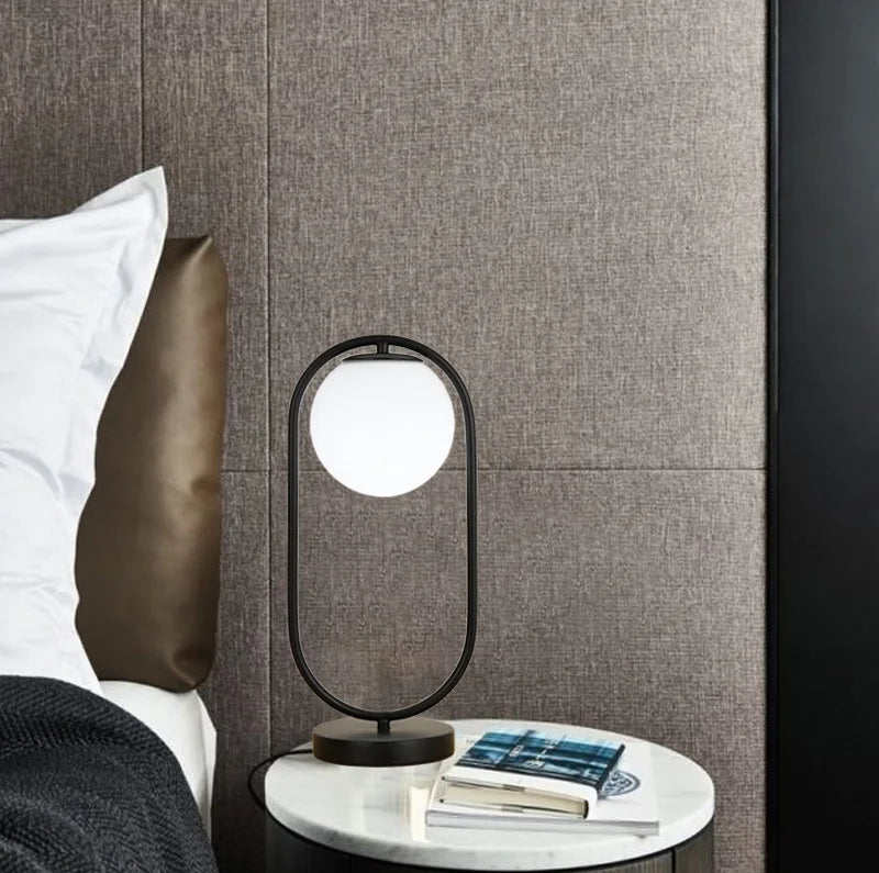 Đèn Bàn LED Bóng Thủy Tinh