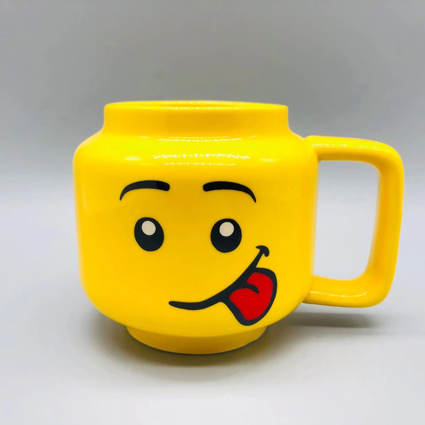 Ly Sứ Hình Mặt Cười