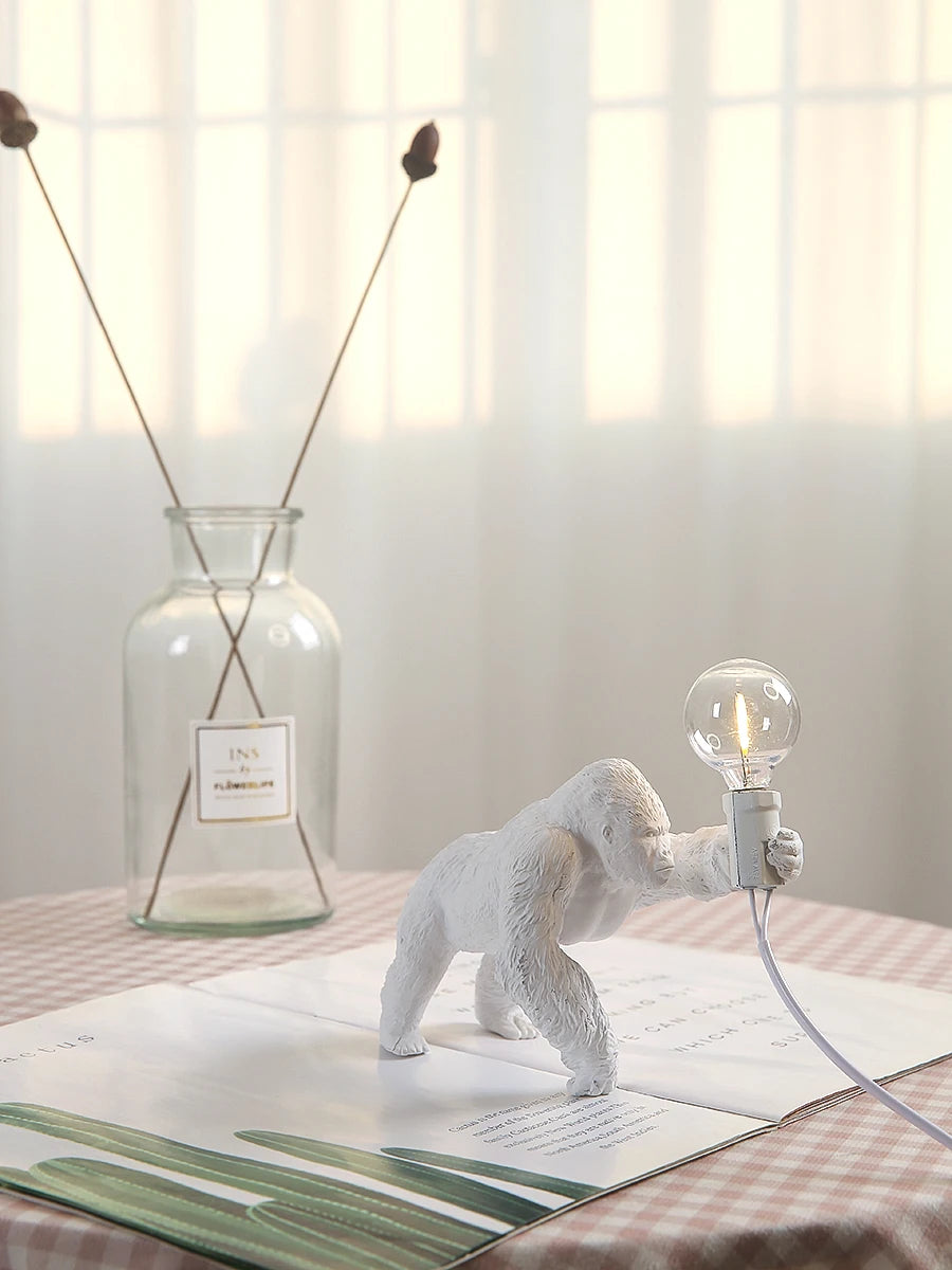 Đèn Bàn Resin Hình King Kong Nordic