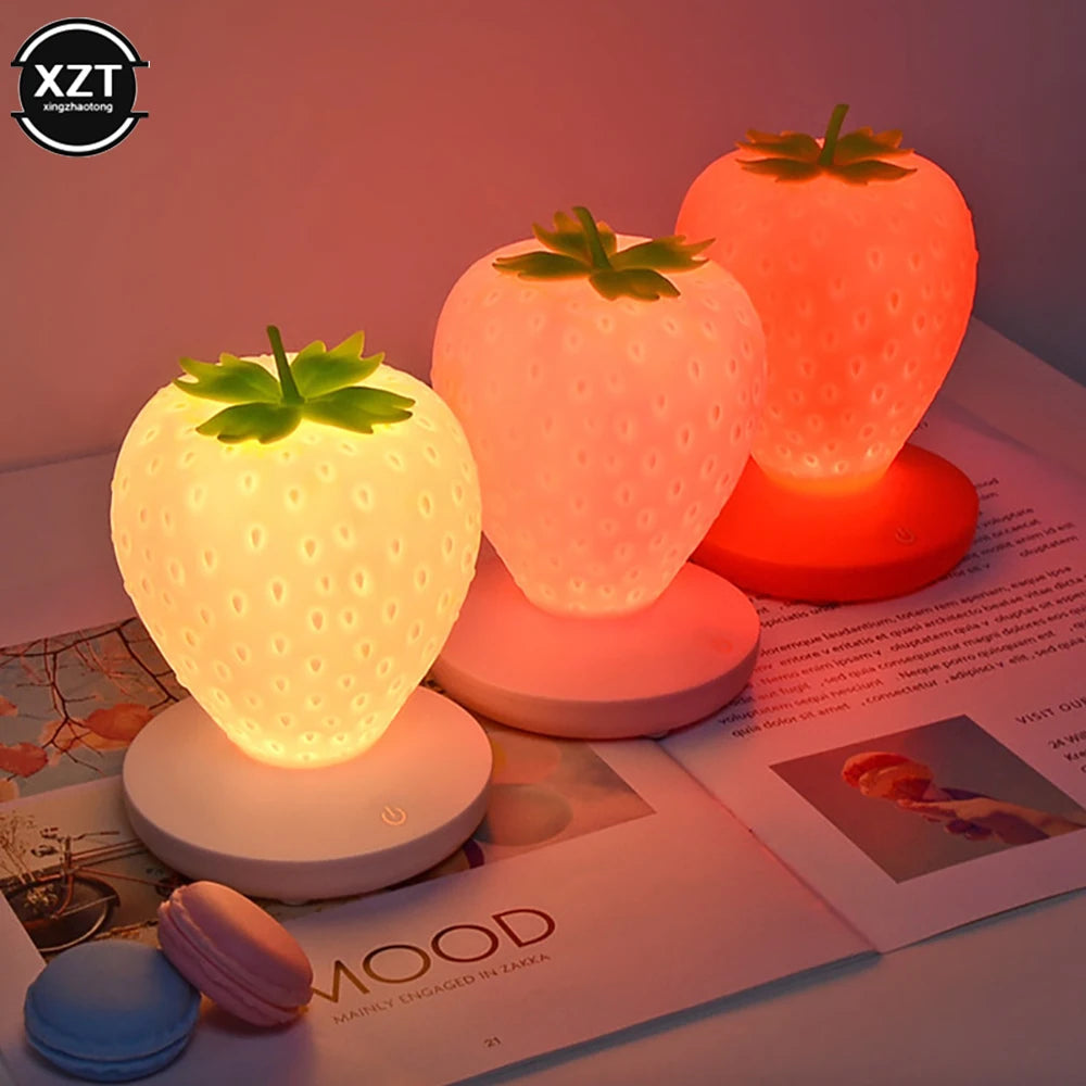 Đèn Ngủ LED Hình Dâu Tây Silicone