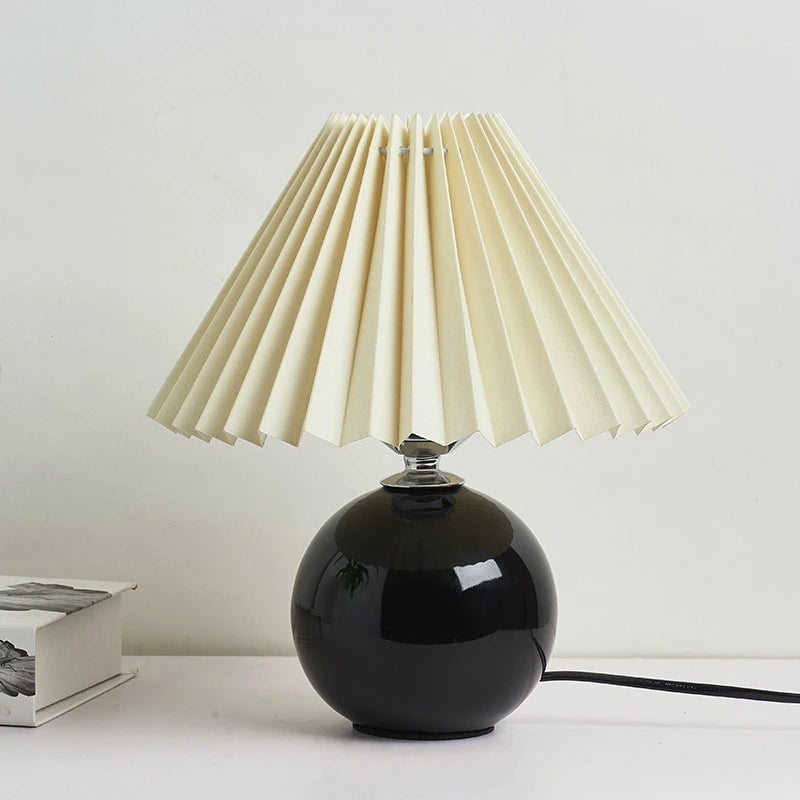 Đèn Bàn Chụp Xếp Ly