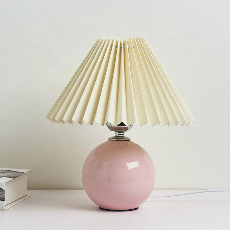 Đèn Bàn Chụp Xếp Ly