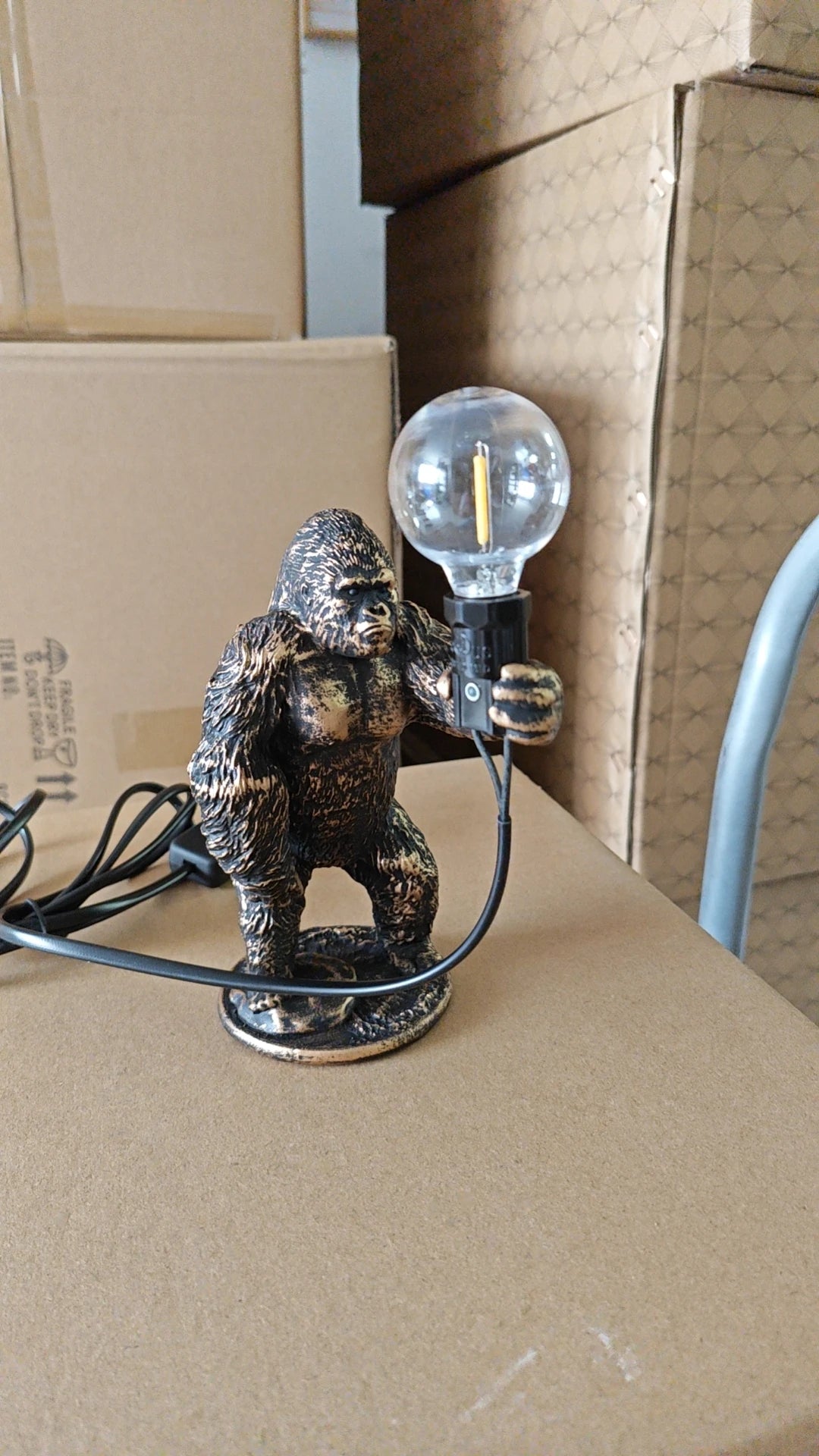 Đèn Bàn Resin Hình King Kong Nordic