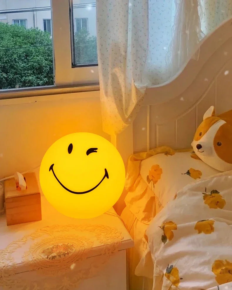 Đèn Ngủ Mặt Cười Wink Sphere