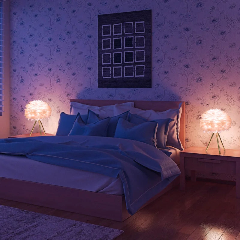 Đèn Bàn LED Lông Vũ