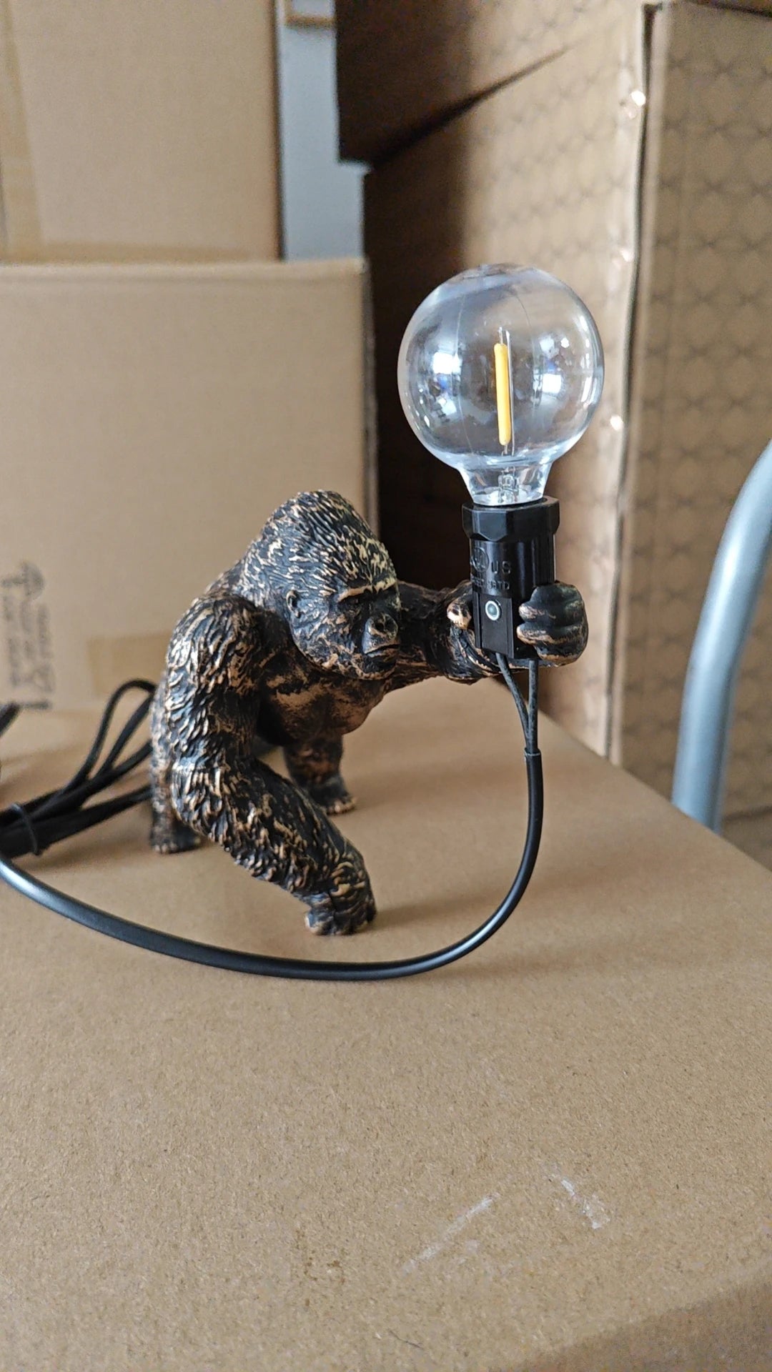 Đèn Bàn Resin Hình King Kong Nordic
