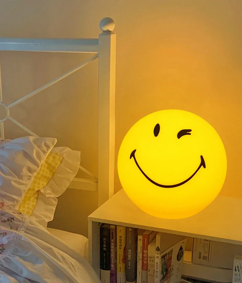 Đèn Ngủ Mặt Cười Wink Sphere