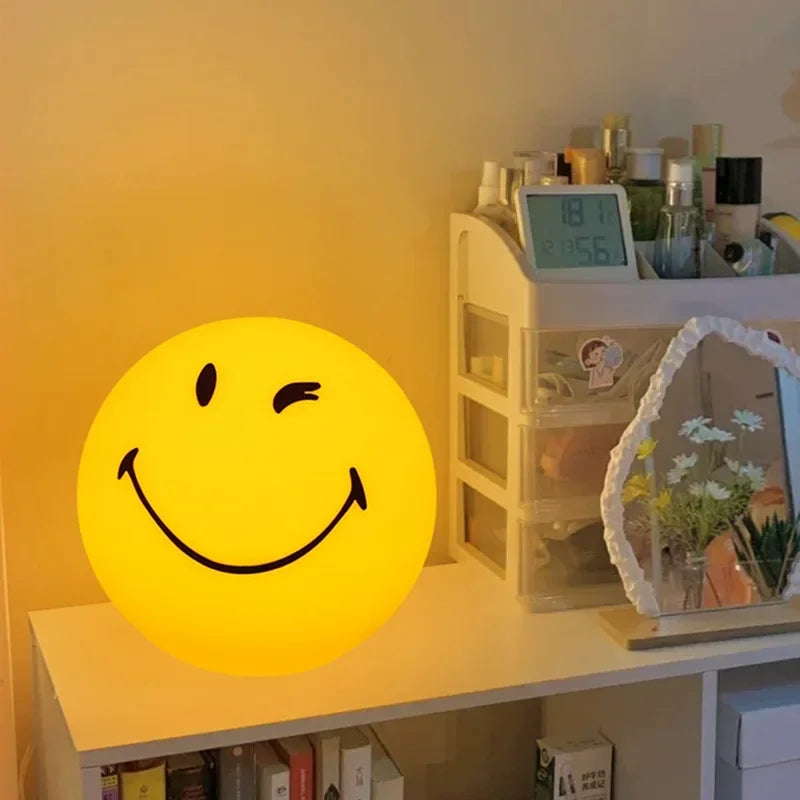 Đèn Ngủ Mặt Cười Wink Sphere
