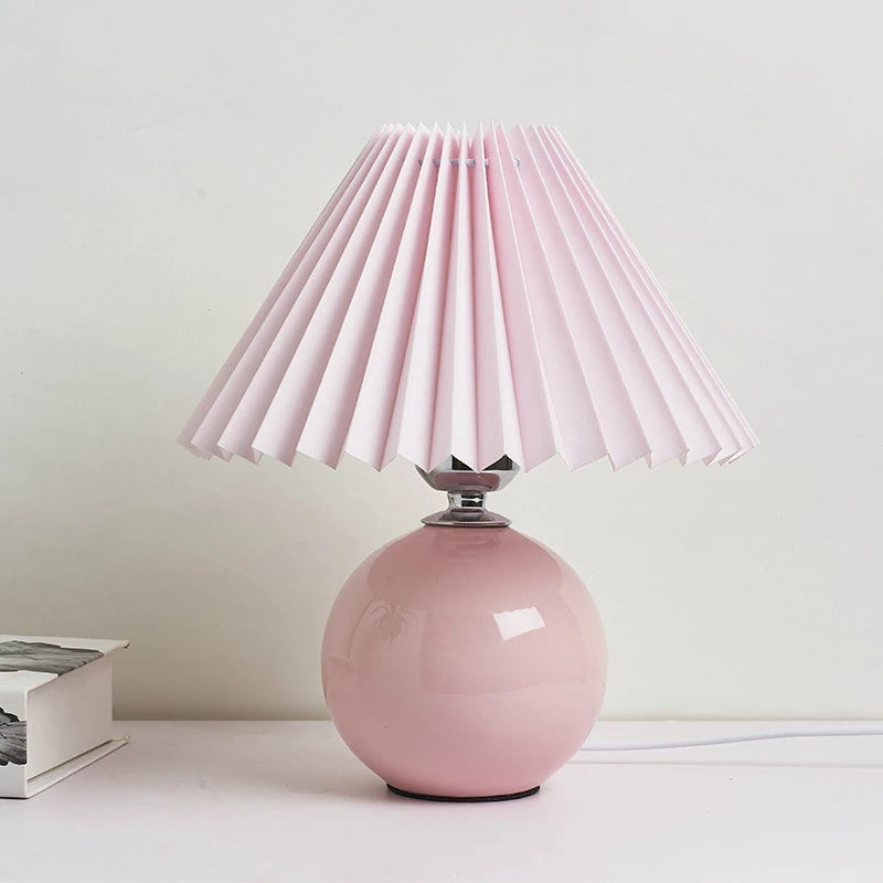 Đèn Bàn Chụp Xếp Ly