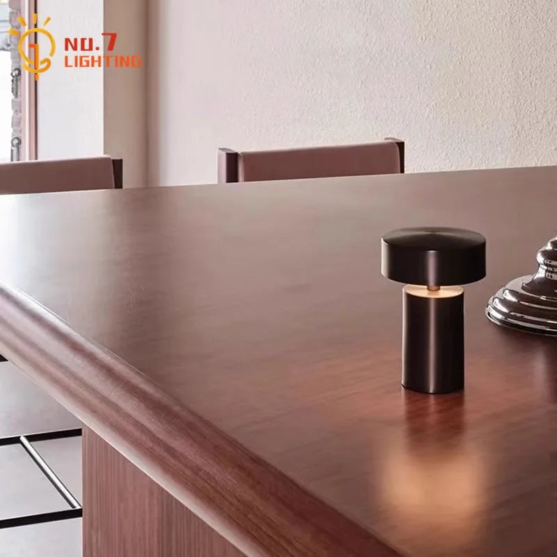 Đèn Bàn Hình Nấm Cảm Ứng