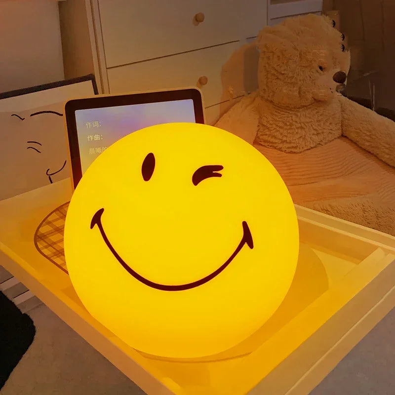 Đèn Ngủ Mặt Cười Wink Sphere