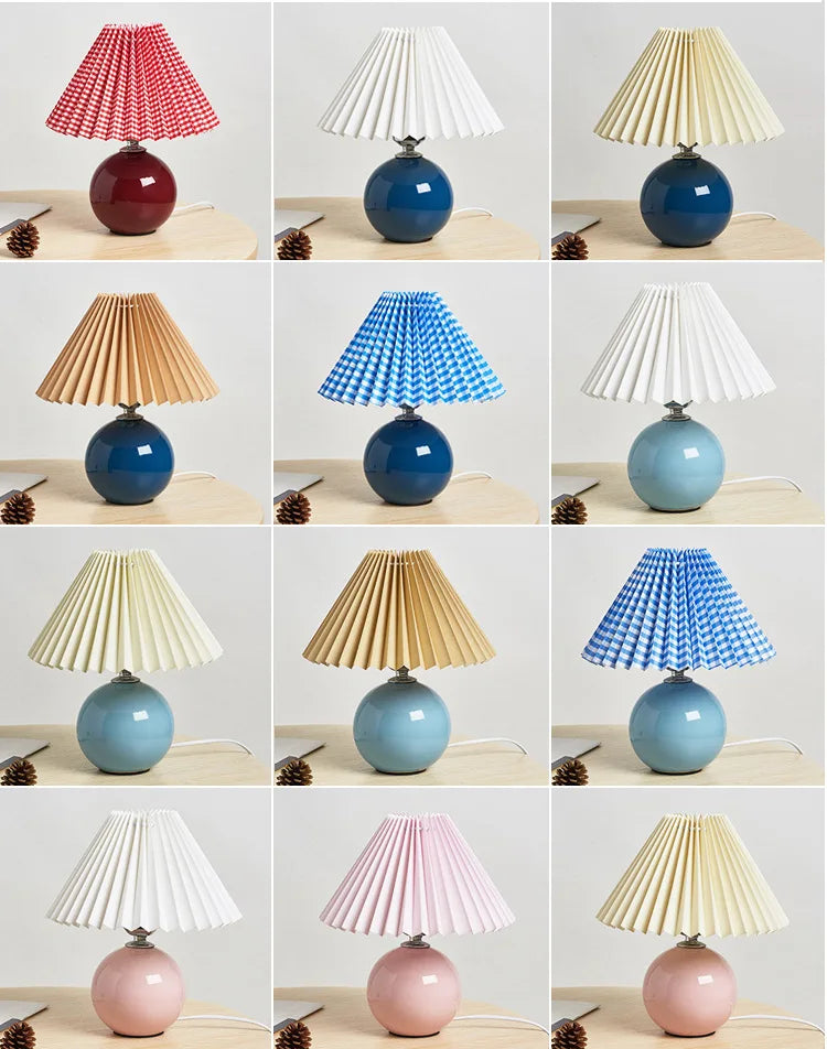Đèn Bàn Chụp Xếp Ly