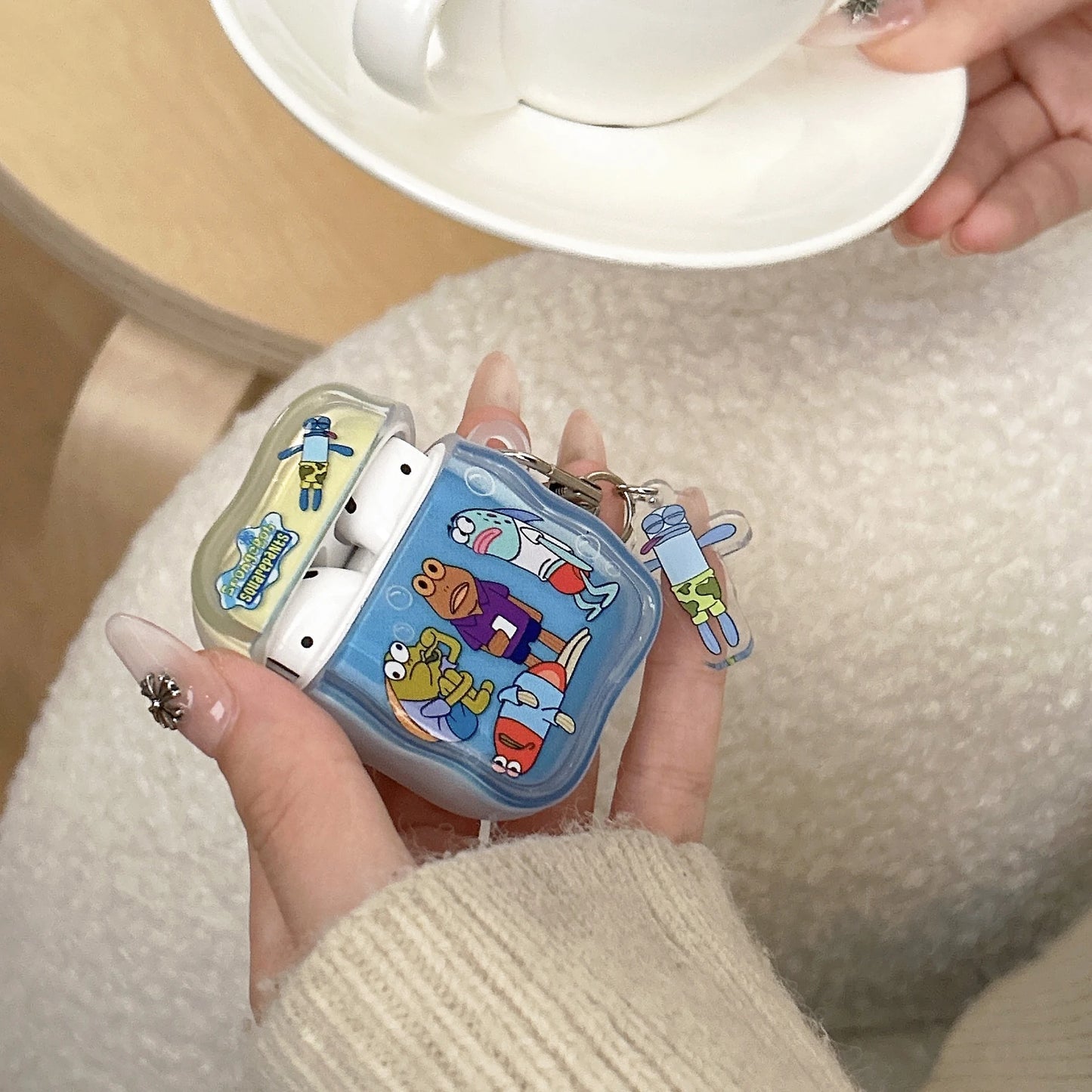 Ốp AirPods Hình Cá Hề Kèm Charm
