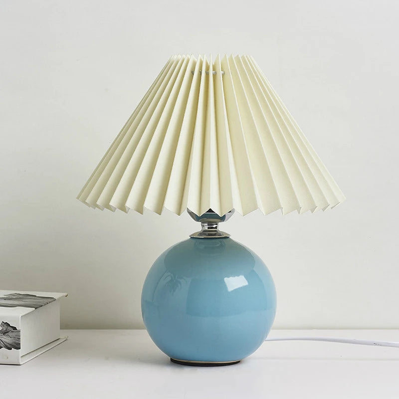 Đèn Bàn Chụp Xếp Ly