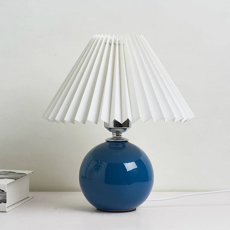 Đèn Bàn Chụp Xếp Ly