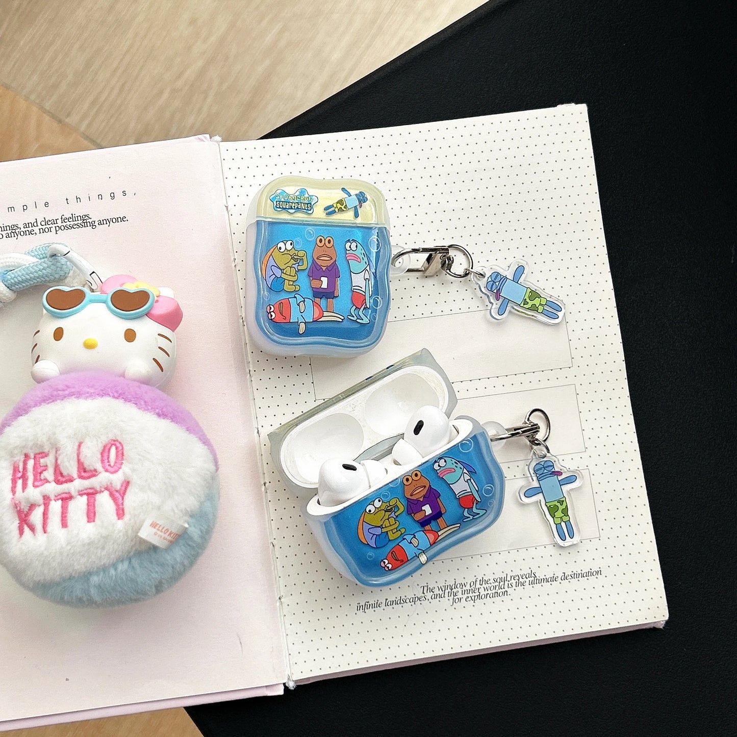 Ốp AirPods Hình Cá Hề Kèm Charm